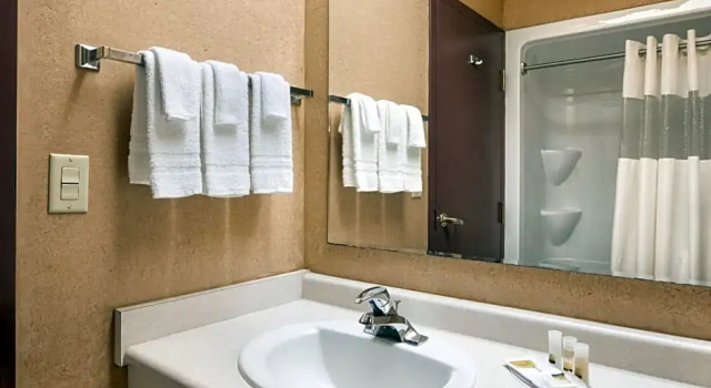 Номер Standard с 2 комнатами Days Inn by Wyndham Leamington