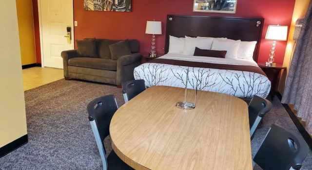 Номер Executive Olympic Inn & Suites