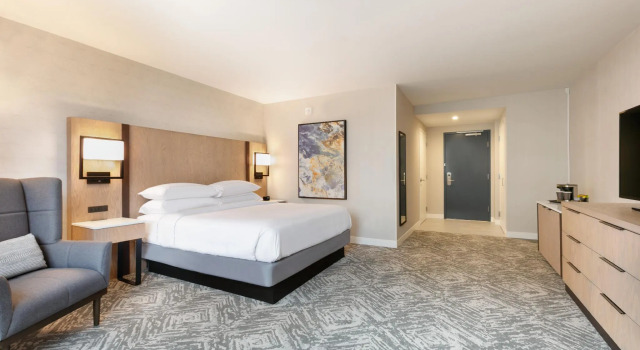 Двухместный номер Standard DoubleTree by Hilton Canton Downtown