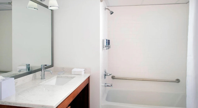 Люкс с балконом и oceanfront Four Points by Sheraton Virginia Beach Oceanfront