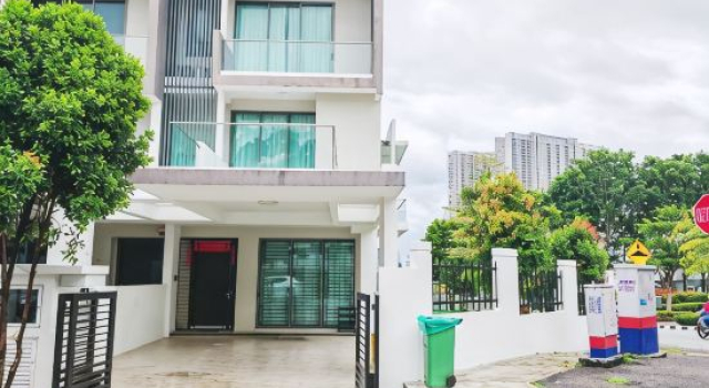 112 Corner Terrace 6BR 6Bath 18pax Near SPICE/USM/QUEENSBAY, Réserver Hôtel Gelugor Penang