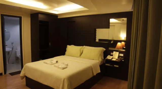 Starview Plaza Hotel, Забронировать Отель Нага 
