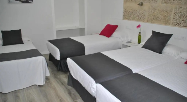 Трёхместный номер Standard Hotel Junquera