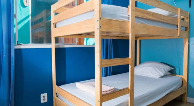 Кровать в общем номере (женский номер) ITH San Diego Beach Bungalow Surf Hostel