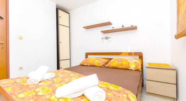 House With one Bedroom in Stari Grad, With Enclosed Garden and Wifi -
