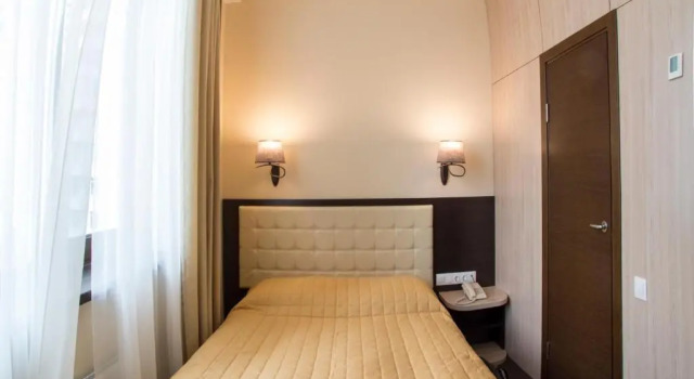 Hotel Florida, Buchen Sie Hotel Svyatoshynskyj Kiew
