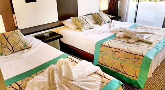 Трёхместный номер Standard с балконом Blue Garden Hotel