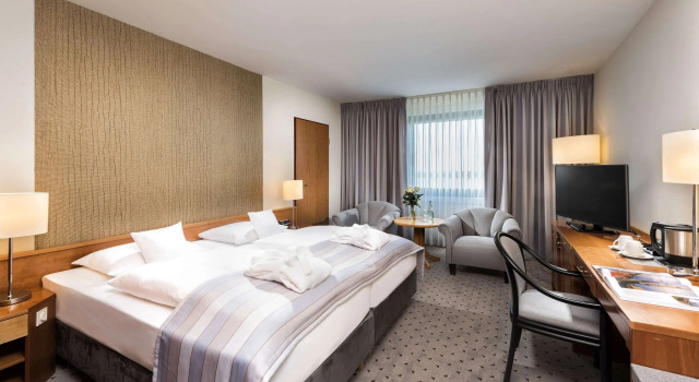 Двухместный номер Superior Maritim Airport Hotel Hannover