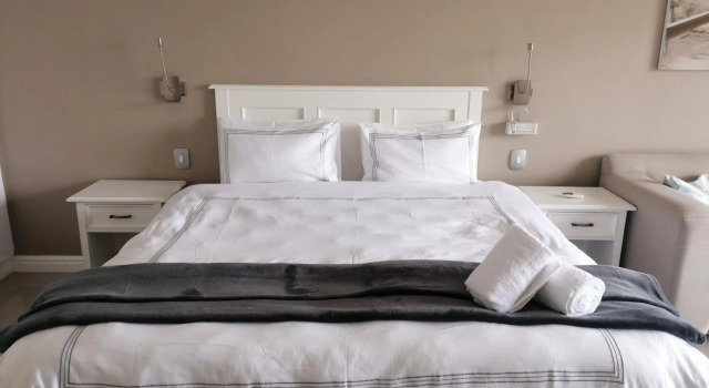 Beachfront resort @51 Brookes Hill Suites