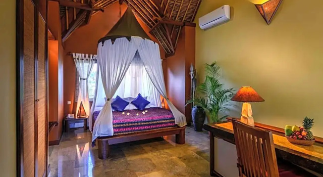 Люкс с балконом Hotel Puri Madawi