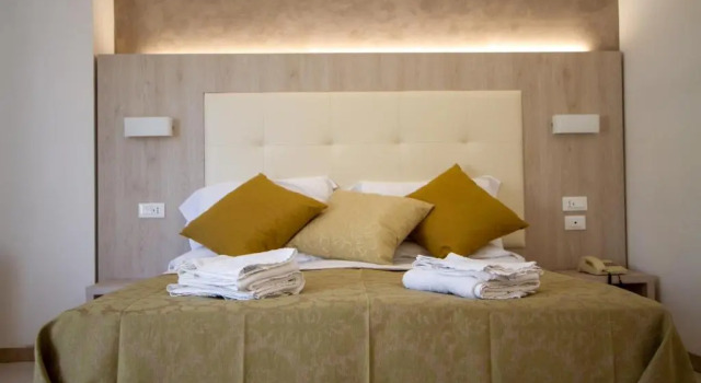 Полулюкс Falcon Hotel