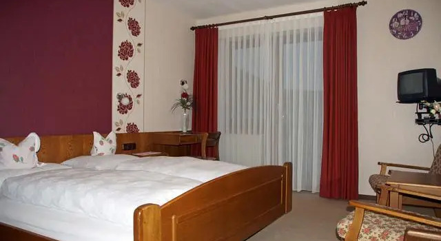 Bayerischer Hof, Забронировать Отель Отели Нижней Франкония 3 звезды, 3*