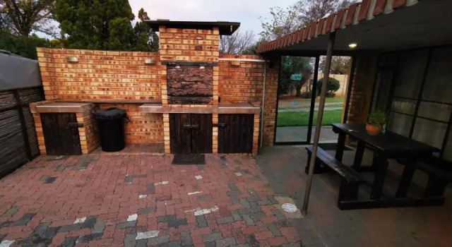 The Yellow Butterfly, Prenota Hotel Hotel economici a Vereeniging
