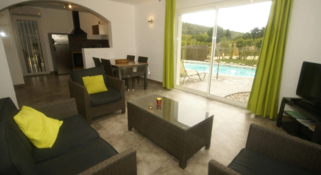 Comfortable villa with private swimming pool and close to the Ardèche River, Забронировать Вилла Виллы Овернь-Рона-Альпы, Вилла