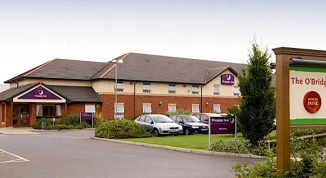 Premier Inn Taunton Central (North), Забронировать Отель Тонтон Сомерсет, рядом с The Cygnet Health Care Stadium