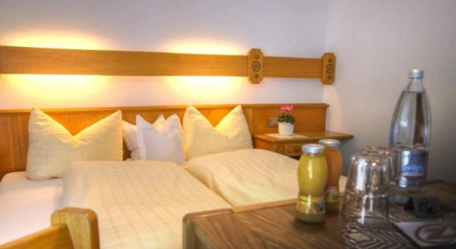Pension Jörglerhof, Buchen Sie Hotel Tux Hintertuxer Gletscher
