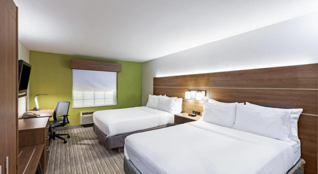 Четырёхместный номер Standard Holiday Inn Express & Suites Tulsa S Broken Arrow Hwy 51 by IHG