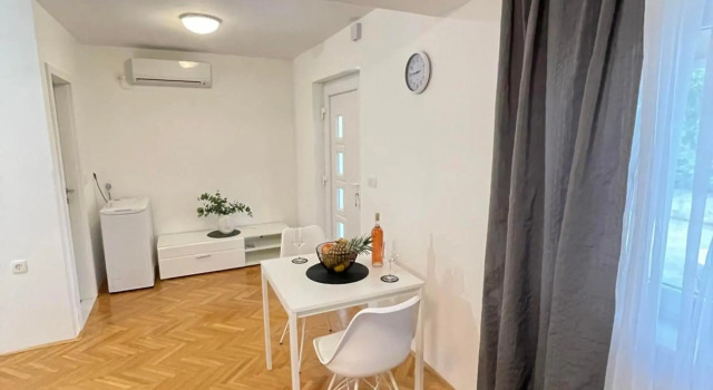 Apartment Maria, Забронировать Апартаменты/квартира Задар Задарская жупания, рядом с Спортивный центр «Вишник»