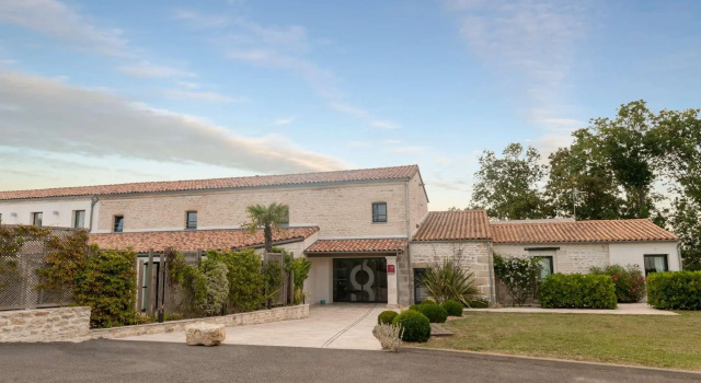 Qualys Hotel Lagrange, Rezerwuj Hotel Niort Poitou-Charentes