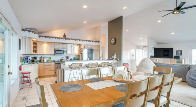Коттедж Inviting Great Falls Home w/ Wraparound Deck!