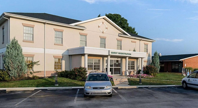 Четырёхместный номер Standard Quality Inn And Suites Skyways