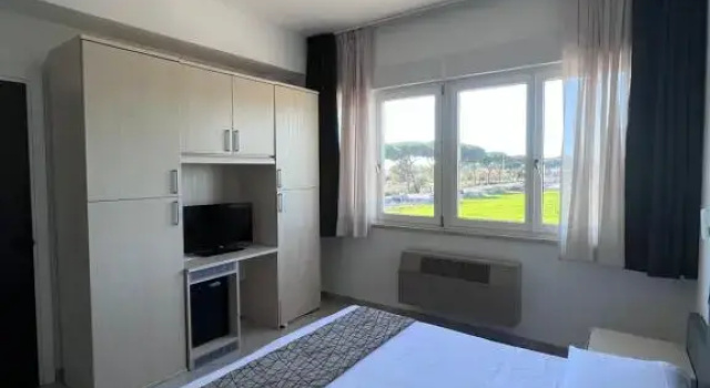 Четырёхместный номер Standard Hotel Letizia
