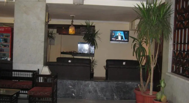 Heliopark, Rezervovat Hotel Heliopolis 