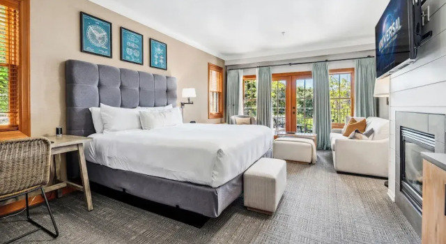 Люкс с балконом Roche Harbor Resort
