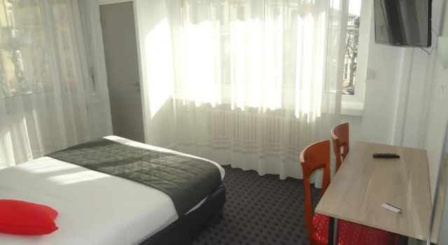 Les Ambassadeurs, Boek Hotel Saint-Chamond Parijs