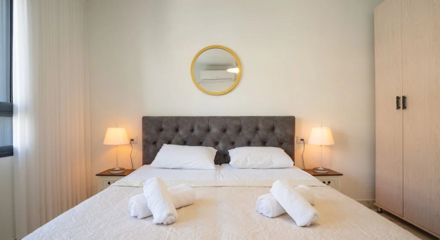 2 phòng ngủ Family Phòng Suite có ban công và có view thành phố Eshel Suites