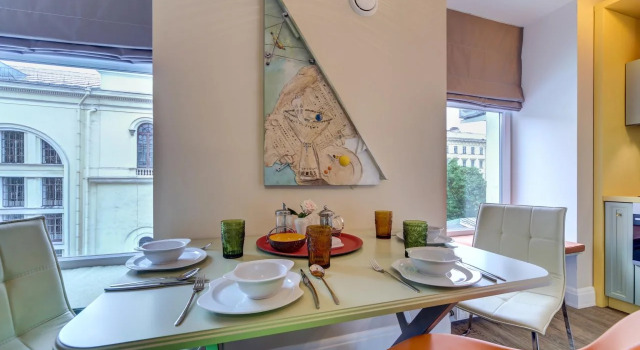 Luxury apartments on Nevsky 22, Забронировать Апартаменты/квартира Отели Санкт-Петербурга с парковкой, рядом с Станция метро «Сенная Площадь», Парковка
