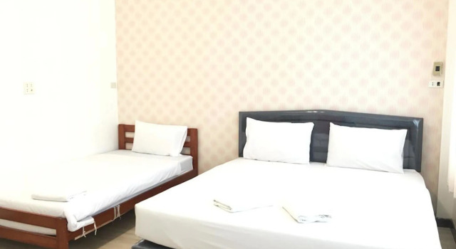 Sandee Room
