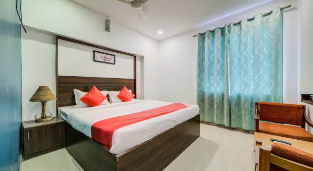 Двухместный номер Standard OYO 4025 Hotel Meredian Orchid