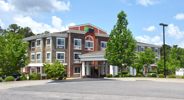 Holiday Inn Express, Book Hotel Pinehurst North Carolina