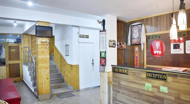 OYO Flagship 4637 Hotel K Square, Забронировать Отель Отели Модел-Таун 3 звезды, 3*