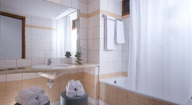 Семейный номер Standard с 2 комнатами с балконом и с видом на море Blue Bay Resort Hotel