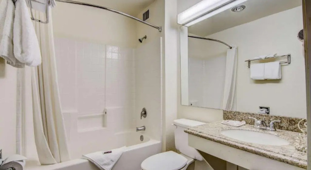 Люкс SureStay Plus Hotel by Best Western Rocklin