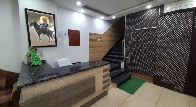 Abrol residency, Забронировать Отель Отели Катра с парковкой, Парковка