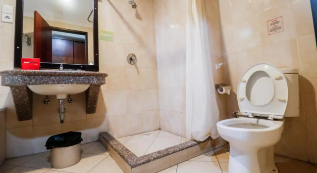 Номер Superior Reddoorz Premium @ Bukit Damai Indah