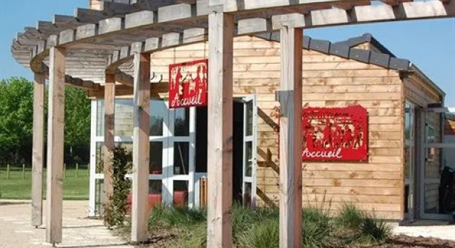 Les Roulottes Du Berry, Rezerwuj Hotel Lignieres Cher