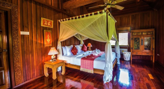 Двухместный номер Deluxe с балконом Erawan Villa Hotel