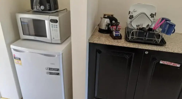 Трёхместный номер Standard c 1 комнатой Novena Palms Motel