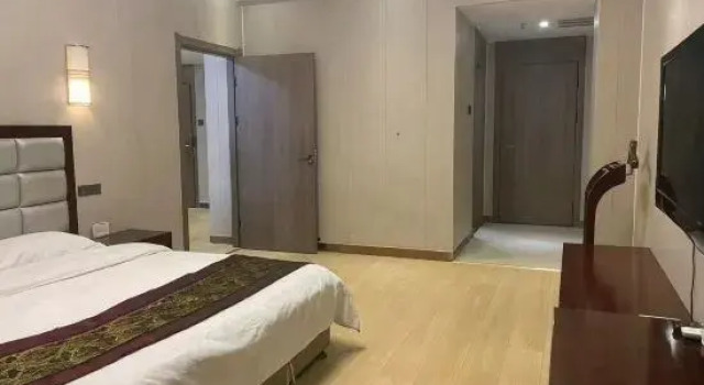 Люкс Business Hui Dou Business Hotel (Luohe Dongwai Tan Commercial Plaza Branch)