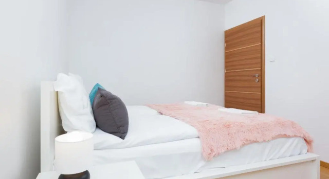 Apartment Platynowa Gdansk by Renters, Varaa Huoneisto Hotellit Pommeri pysäköinnillä, Pysäköinti