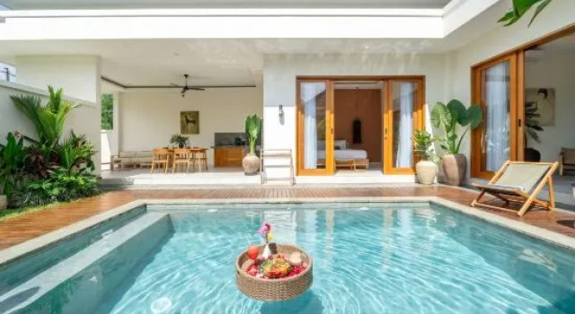 Dasha 2 - Chic 2BR Canggu Hideaway with Spacious Pool & Patio