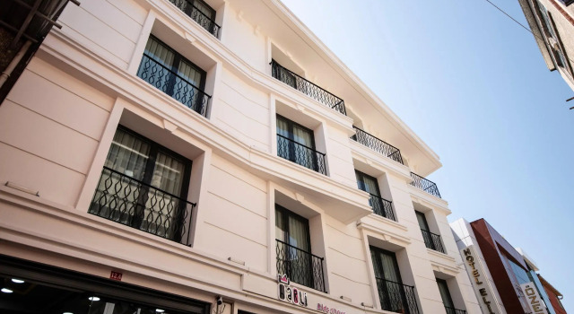 Eliza Hotel