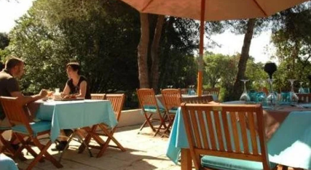 Hostellerie San Francescu, Varaa Hotelli Santa-Lucia-di-Moriani 