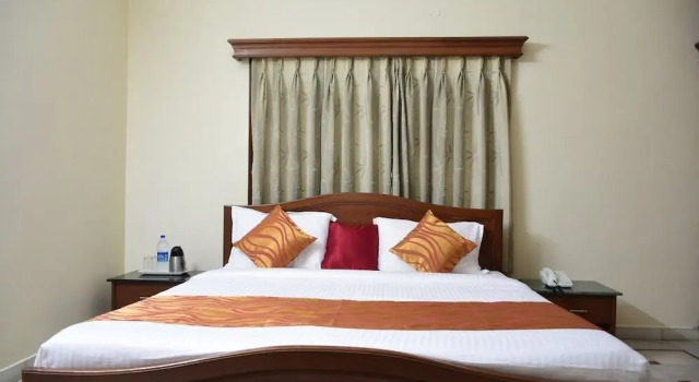 Alpine Glow Residency - Crest, Rezerwuj Hotel Hajdarabad 