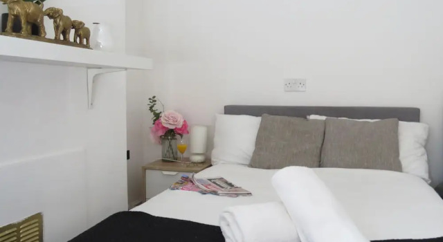Tudors eSuites Coventry Townhouse Private Garden Free Parking, Забронировать Апартаменты/квартира Апартаменты Уэст-Мидлендс, Апартаменты/квартира