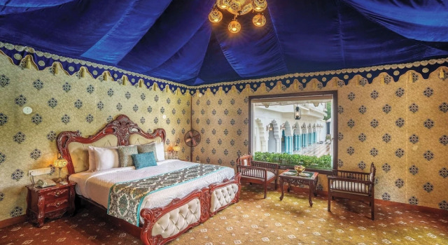 Тент с видом на сад R Chandras Palace